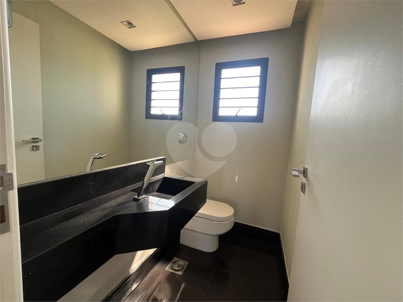 Apartamento à venda com 3 suítes no Centro, Sorocaba, SP