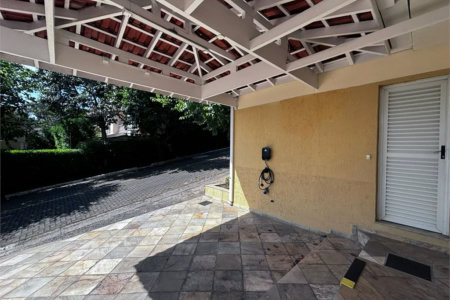 Casa à venda com 3 quartos, sendo 1 suíte,  no condomínio Villagio da Granja, Cotia - SP