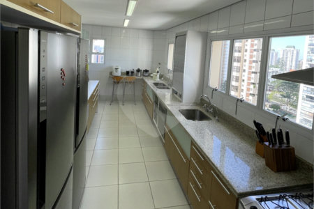 Apartamento à venda com 4 suítes em Vila Suzana, São Paulo, SP