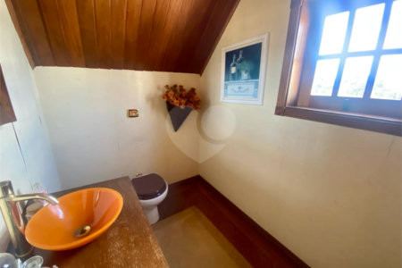Casa à venda com 4 quartos, sendo 3 suítes, em Jardim Maia, Guarulhos, SP