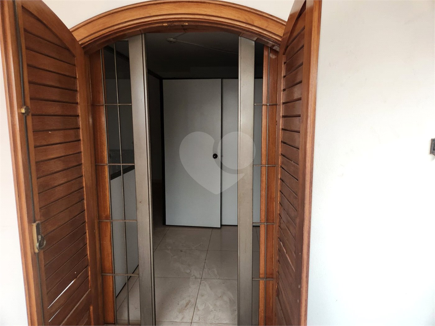 Sobrado à venda ou para alugar com 4 quartos, sendo 2 suítes, no Centro, Araraquara, SP