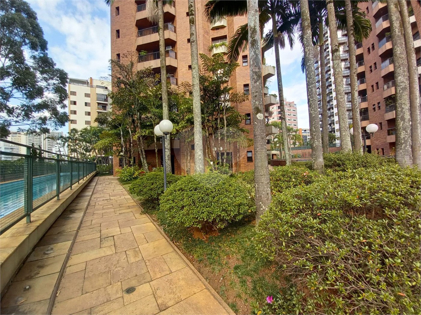Apartamento à venda com 4 quartos, sendo 3 suítes, em Vila Andrade, São Paulo, SP