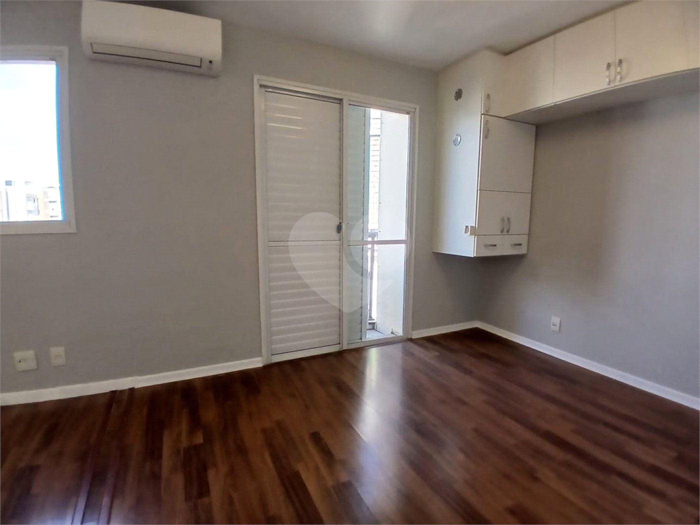 Cobertura à venda com 4 quartos, sendo 3 suítes,  em Cidade São Francisco, São Paulo, SP