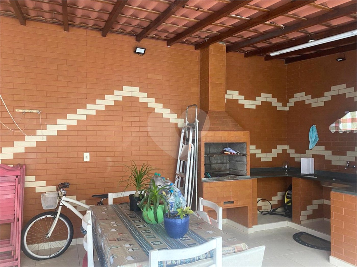 Casa à venda com 3 suítes em Vila Carrão, São Paulo, SP