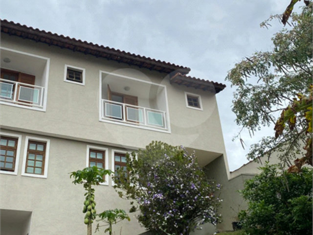 Sobrado à venda com 4 quartos, sendo 1 suíte,  em Palmas do Tremembé, São Paulo, SP