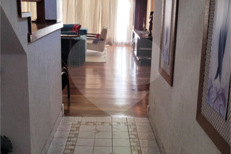 Sobrado à venda com 4 quartos, sendo 3 suítes, em Brooklin Paulista, São Paulo, SP