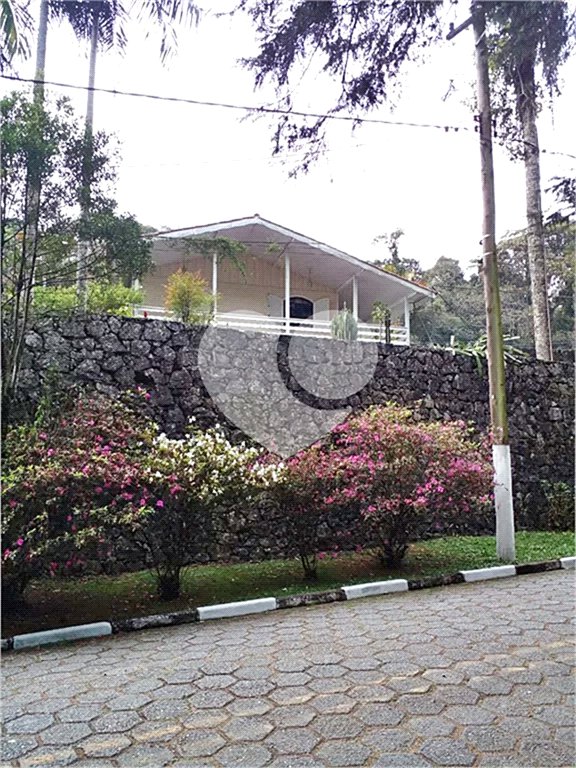 Casa à venda com 4 quartos, sendo 1 suíte,  no condomínio Parque Imperial da Cantareira, Mairiporã - SP