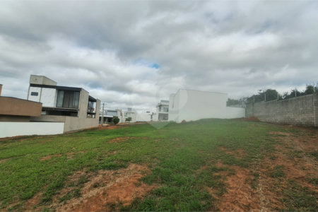 Terreno à venda no condomínio Helena Maria, Sorocaba - SP