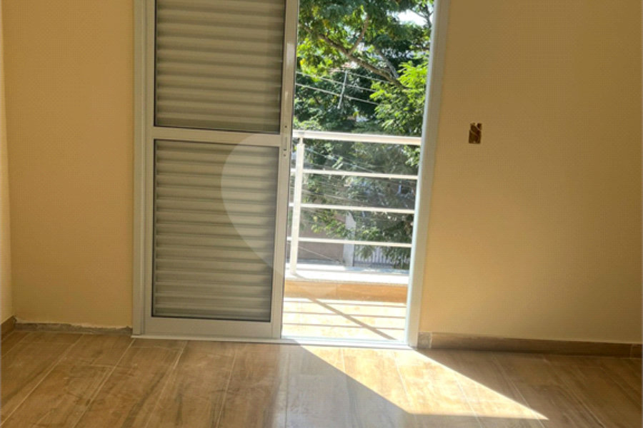 Sobrado à venda ou para alugar com 3 suítes em Vila Pedra Branca, São Paulo, SP