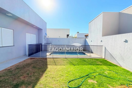Casa à venda com 3 quartos, sendo 2 suítes, em Residencial Costa Leste, Três Lagoas, MS