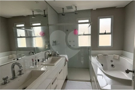 Casa à venda com 4 suítes no condomínio Vilas das Paineiras, São Paulo - SP
