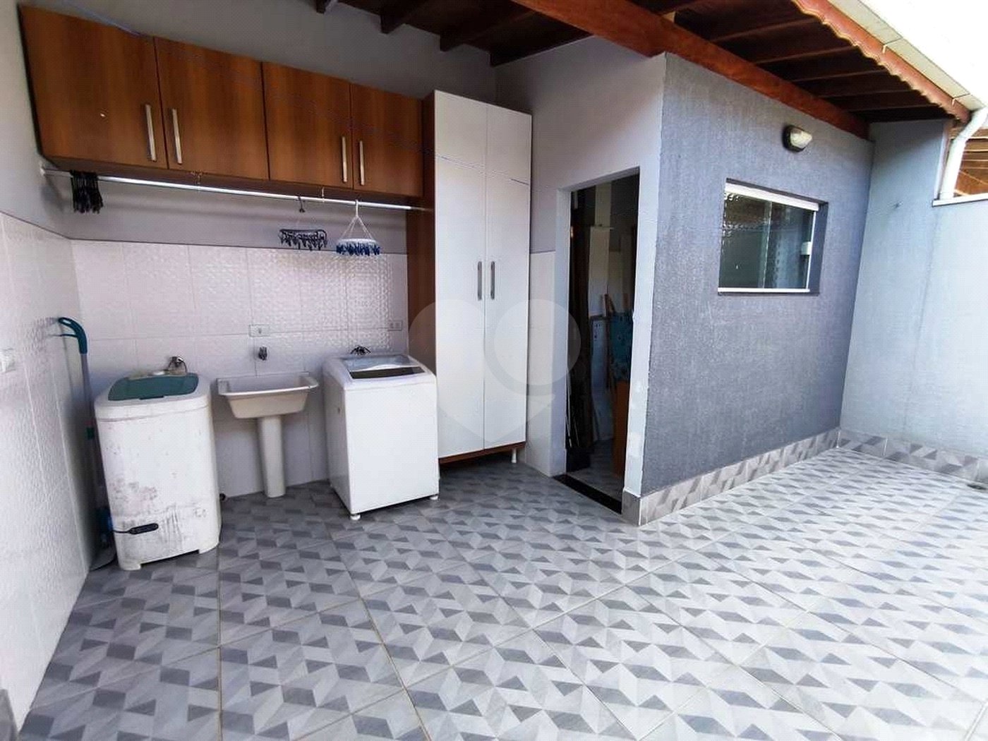 Sobrado à venda com 3 quartos, sendo 1 suíte,  em Vila Nova Aparecida, Mogi das Cruzes, SP