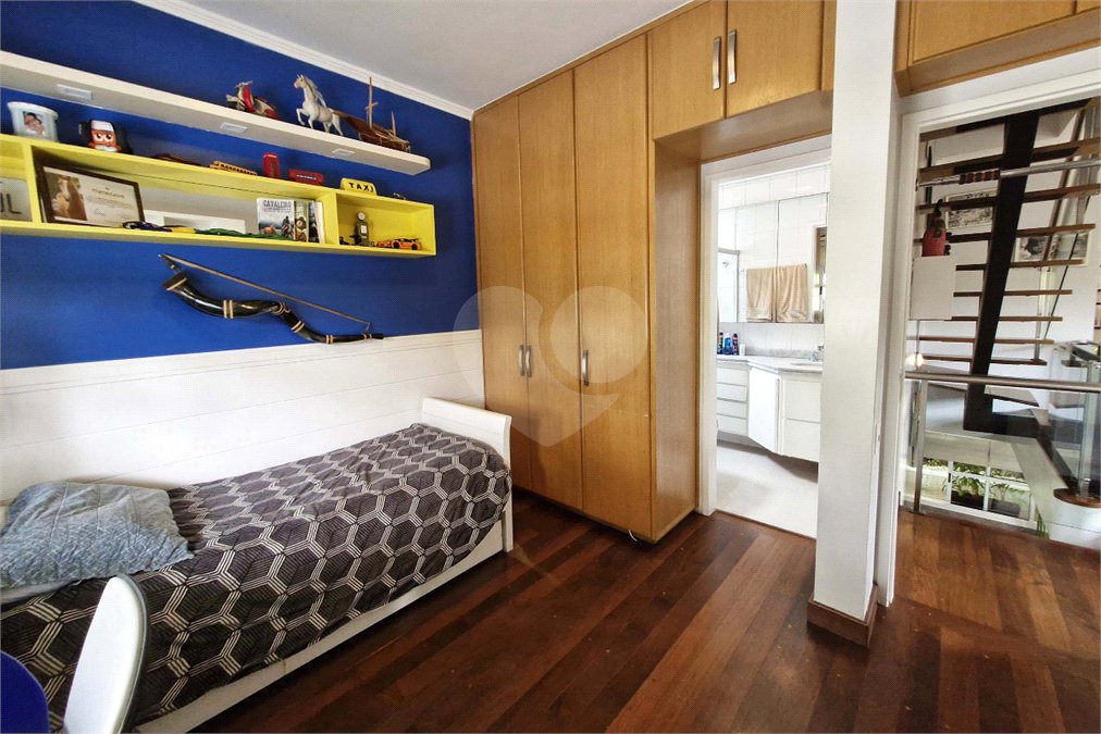 Casa à venda com 4 quartos, sendo 3 suítes,  no condomínio Le Lis Vert Village, São Paulo - SP