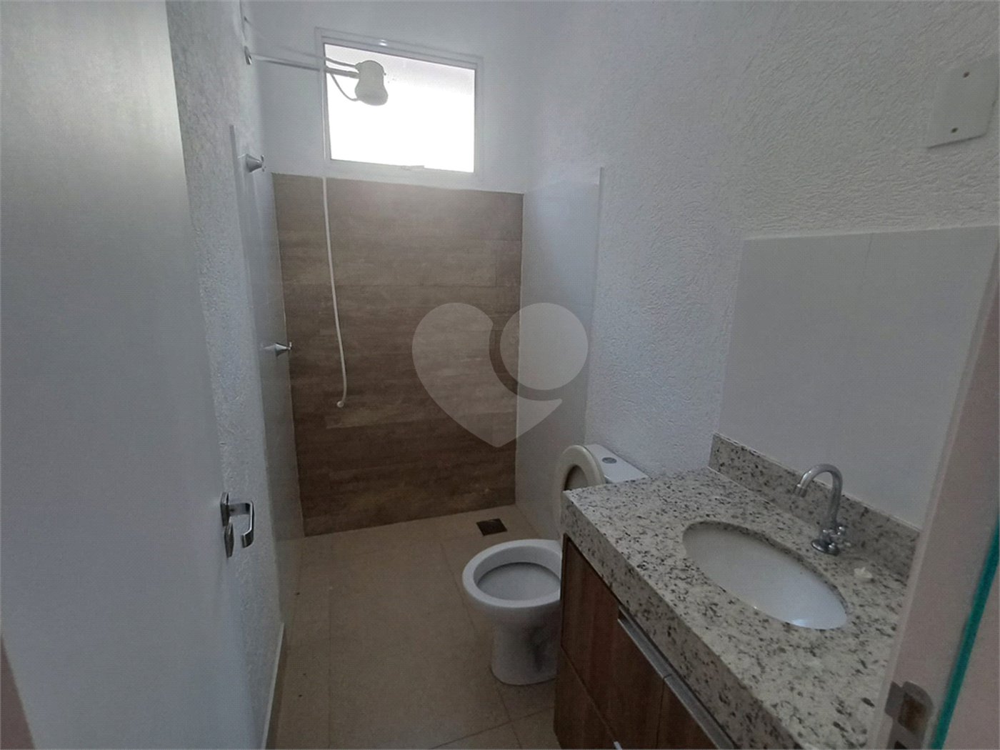 Casa à venda com 3 quartos, sendo 2 suítes, no condomínio Sollaris, Araraquara - SP