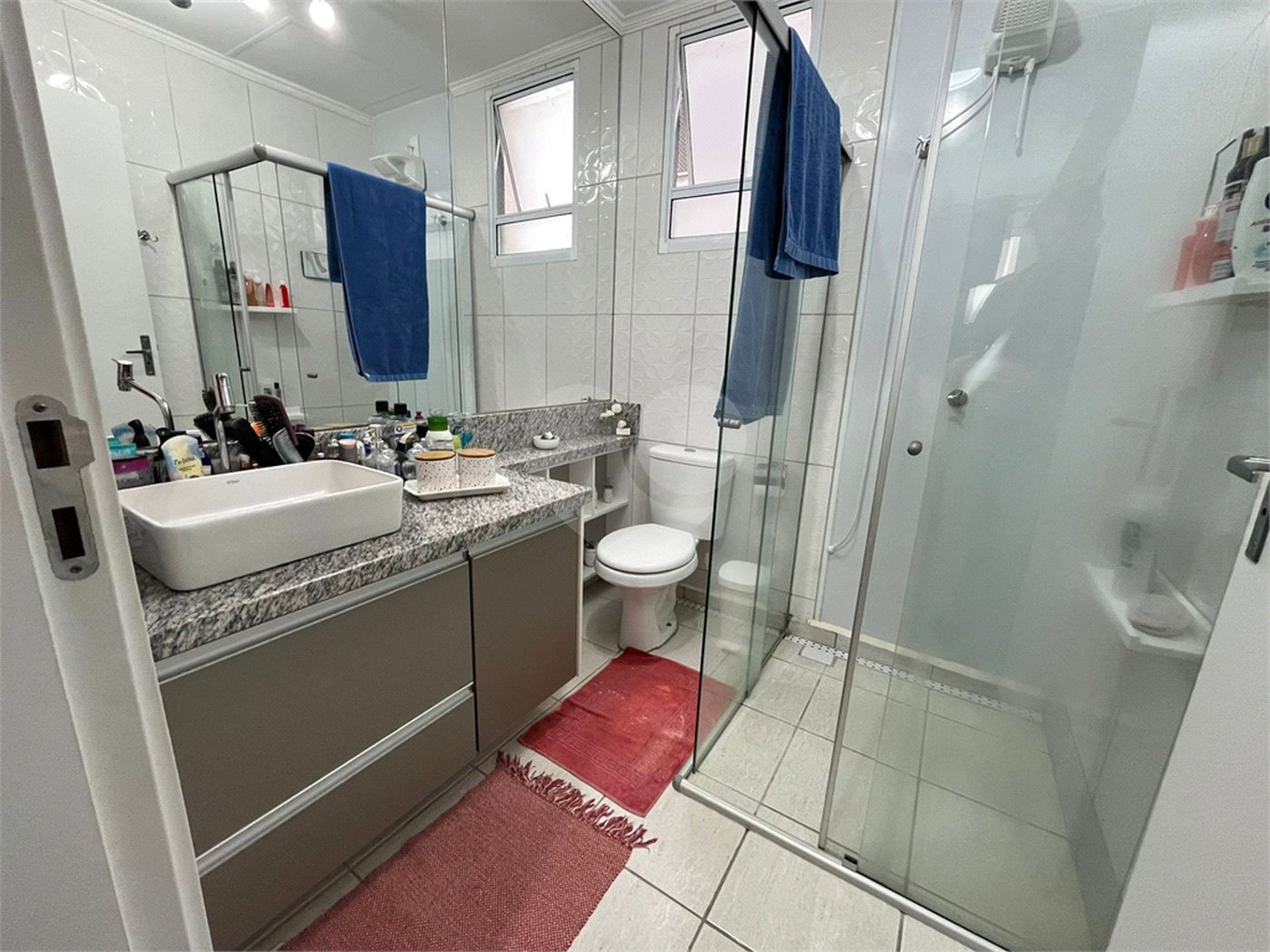 Casa à venda com 2 quartos, sendo 1 suíte, no condomínio Residencial Jasmin, Itapetininga - SP