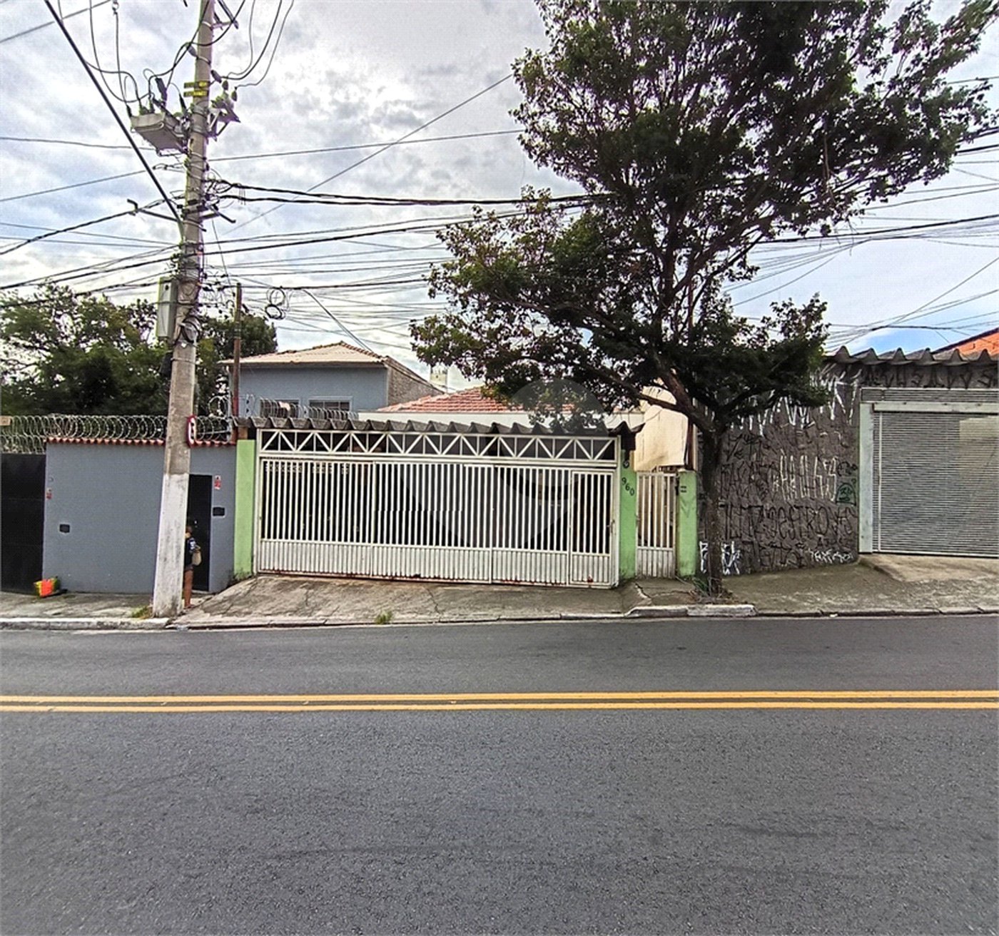 Casa Térrea à venda com 5 quartos, sendo 1 suíte, em Chora Menino, São Paulo, SP