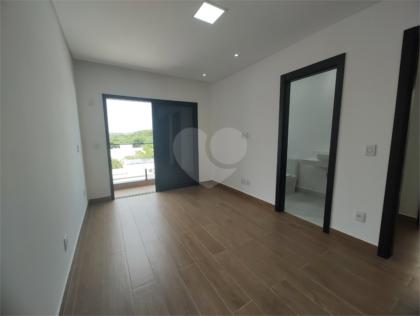 Casa à venda com 3 suítes no condomínio Terras de São Francisco, Sorocaba - SP