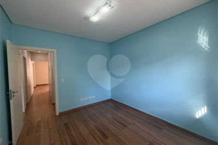 Casa Térrea à venda com 3 quartos, sendo 1 suíte, em Alto da Boa Vista, São Paulo, SP