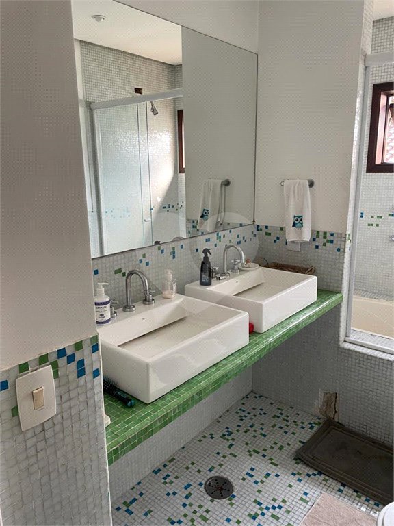 Casa à venda com 4 quartos, sendo 1 suíte, em Vila Morumbi, São Paulo, SP