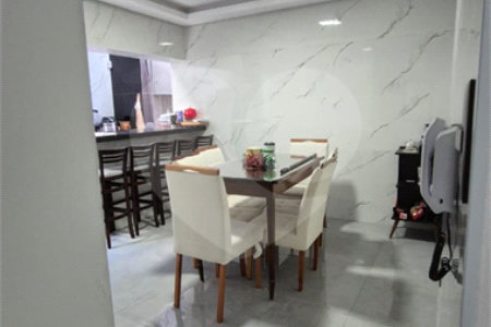 Casa à venda com 3 quartos em Vila Oliveira, Mogi das Cruzes, SP