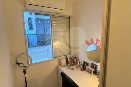 Casa à venda com 3 quartos, sendo 1 suíte, no condomínio Residencial Villagio Vitória, Guarulhos - SP