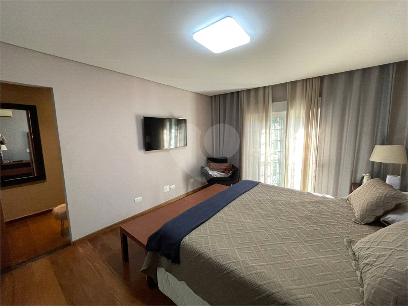 Casa à venda com 4 suítes no condomínio Fechado, São Paulo - SP