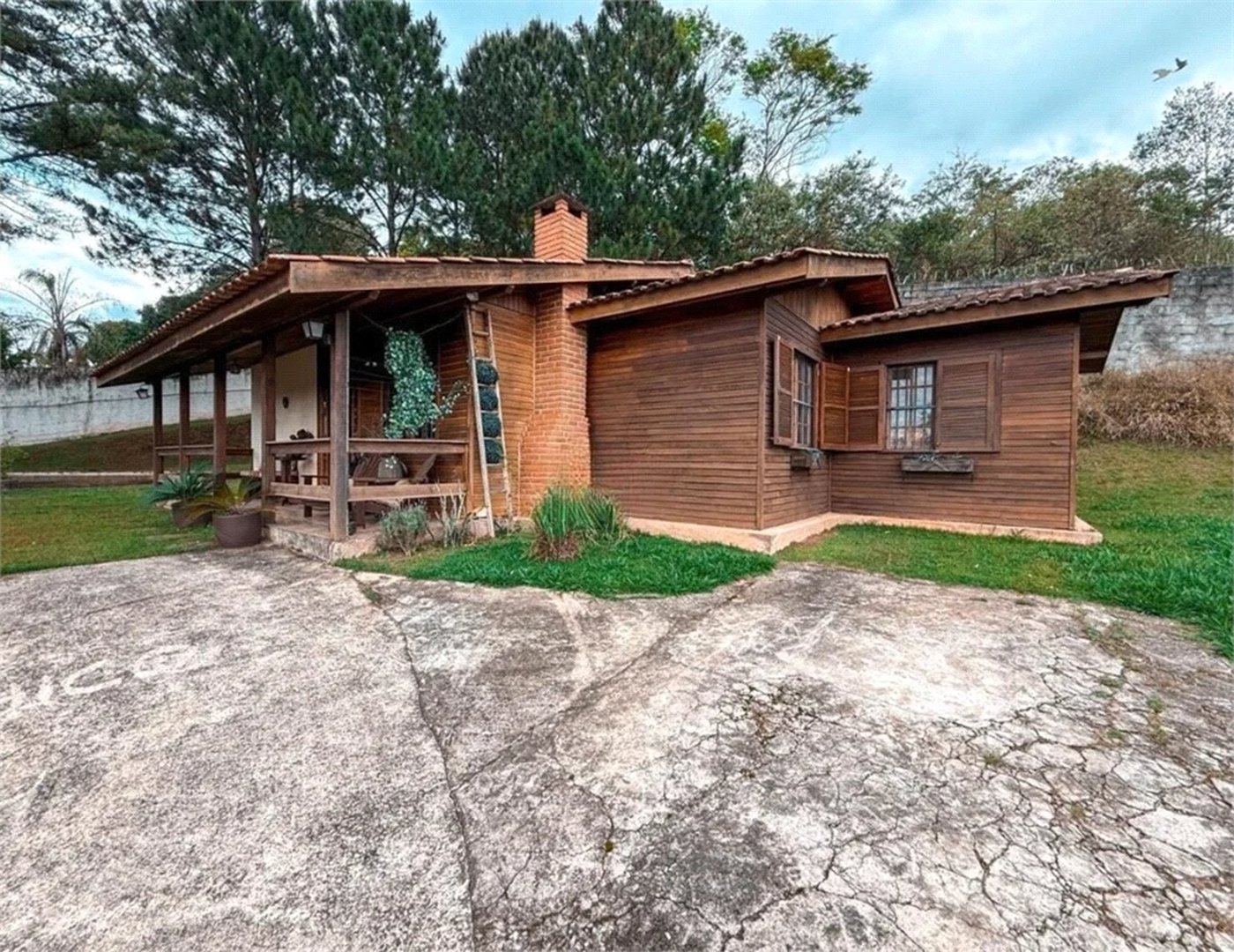 Casa à venda com 3 quartos, sendo 1 suíte, em Chácara São João, Carapicuíba, SP