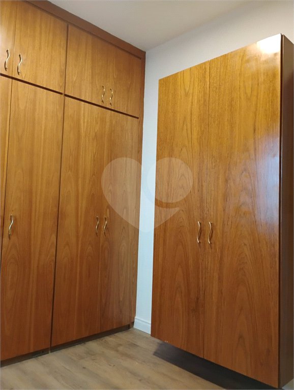 Sobrado à venda com 3 quartos, sendo 1 suíte, em Vila Paulista, São Paulo, SP