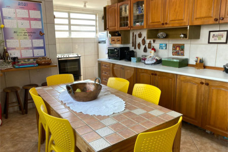 Sobrado à venda com 3 quartos, sendo 1 suíte, em Vila Paulicéia, São Paulo, SP
