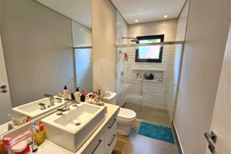 Casa à venda com 4 suítes no condomínio Residencial Itahyê, Santana de Parnaíba - SP