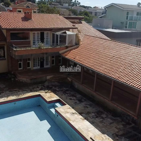 Casa à venda com 4 suítes em Vila Petrópolis, Atibaia, SP