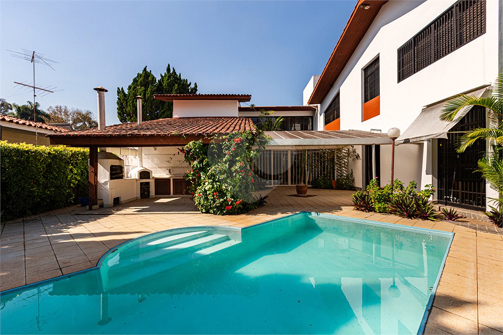 Casa à venda com 6 quartos, sendo 4 suítes, em Butantã, São Paulo, SP