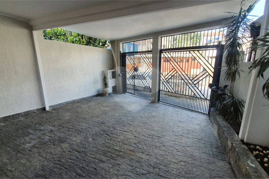 Sobrado à venda com 3 quartos, sendo 1 suíte,  em Horto, São Paulo, SP