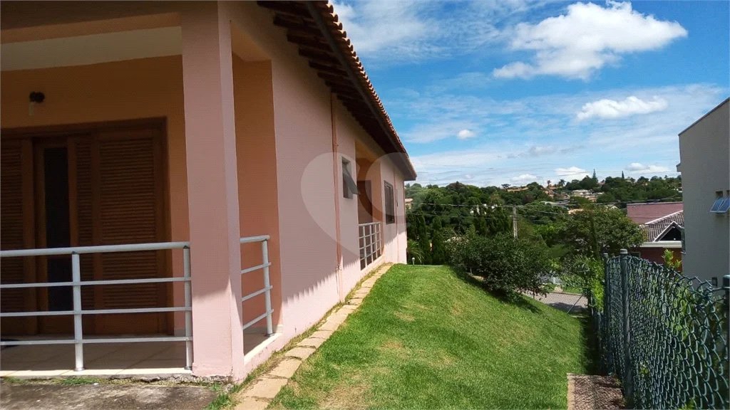 Casa à venda com 4 suítes no condomínio Parque dos Resedas, Itupeva - SP