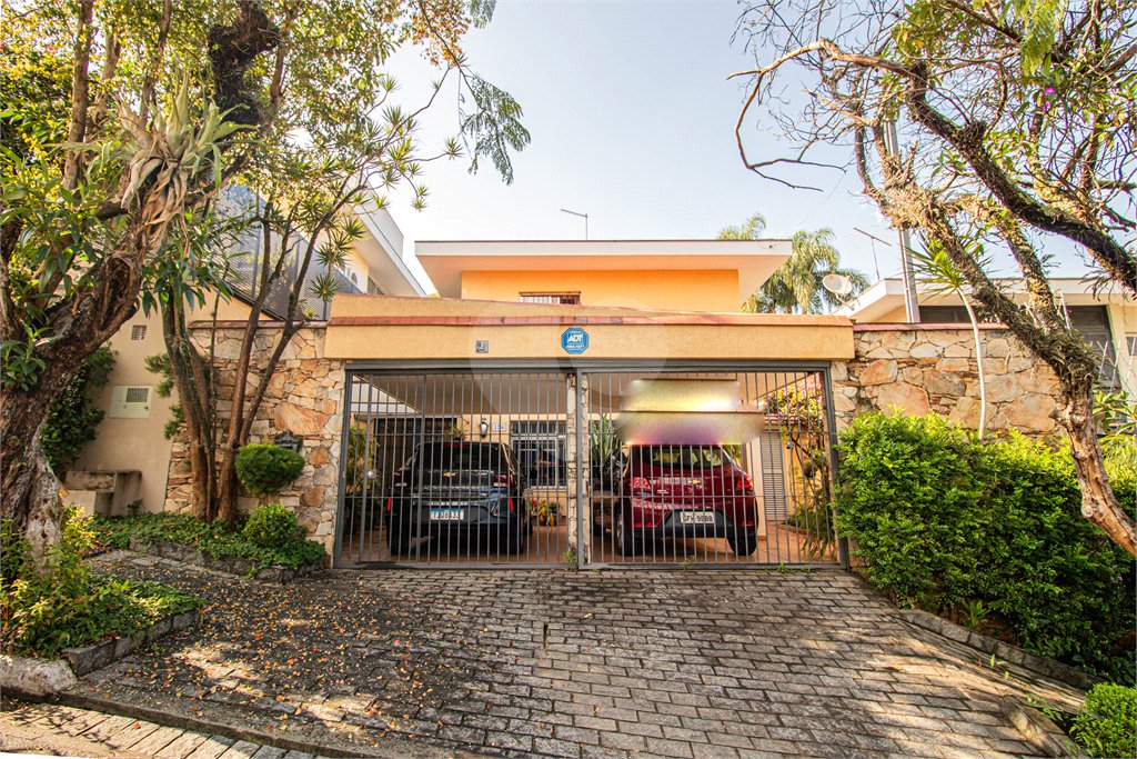 Sobrado à venda com 3 quartos, sendo 1 suíte,  em Brooklin Velho, São Paulo, SP
