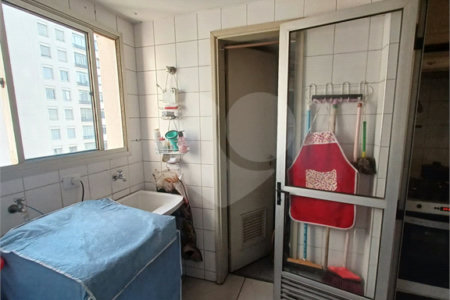 Apartamento à venda com 3 quartos, sendo 1 suíte, em Jardim das Acácias, São Paulo, SP