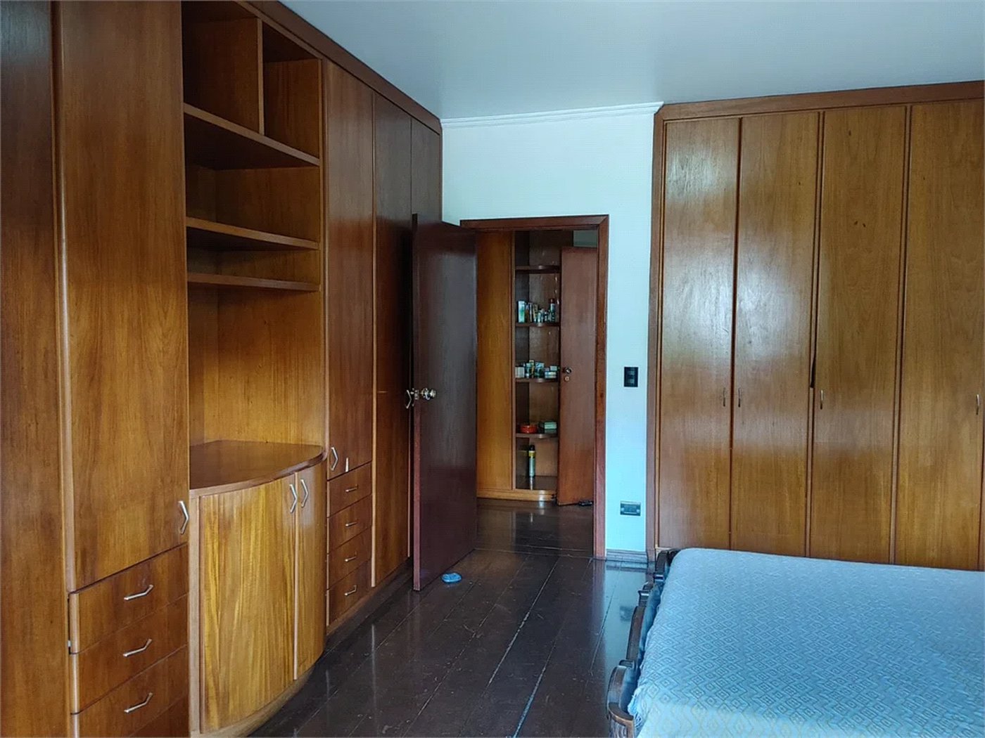 Casa à venda com 4 quartos, sendo 2 suítes, em Parque dos Príncipes, São Paulo, SP