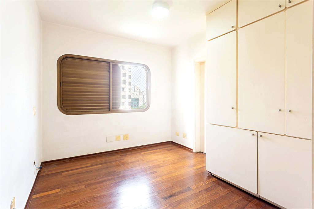 Apartamento à venda com 4 suítes em Campo Belo, São Paulo, SP
