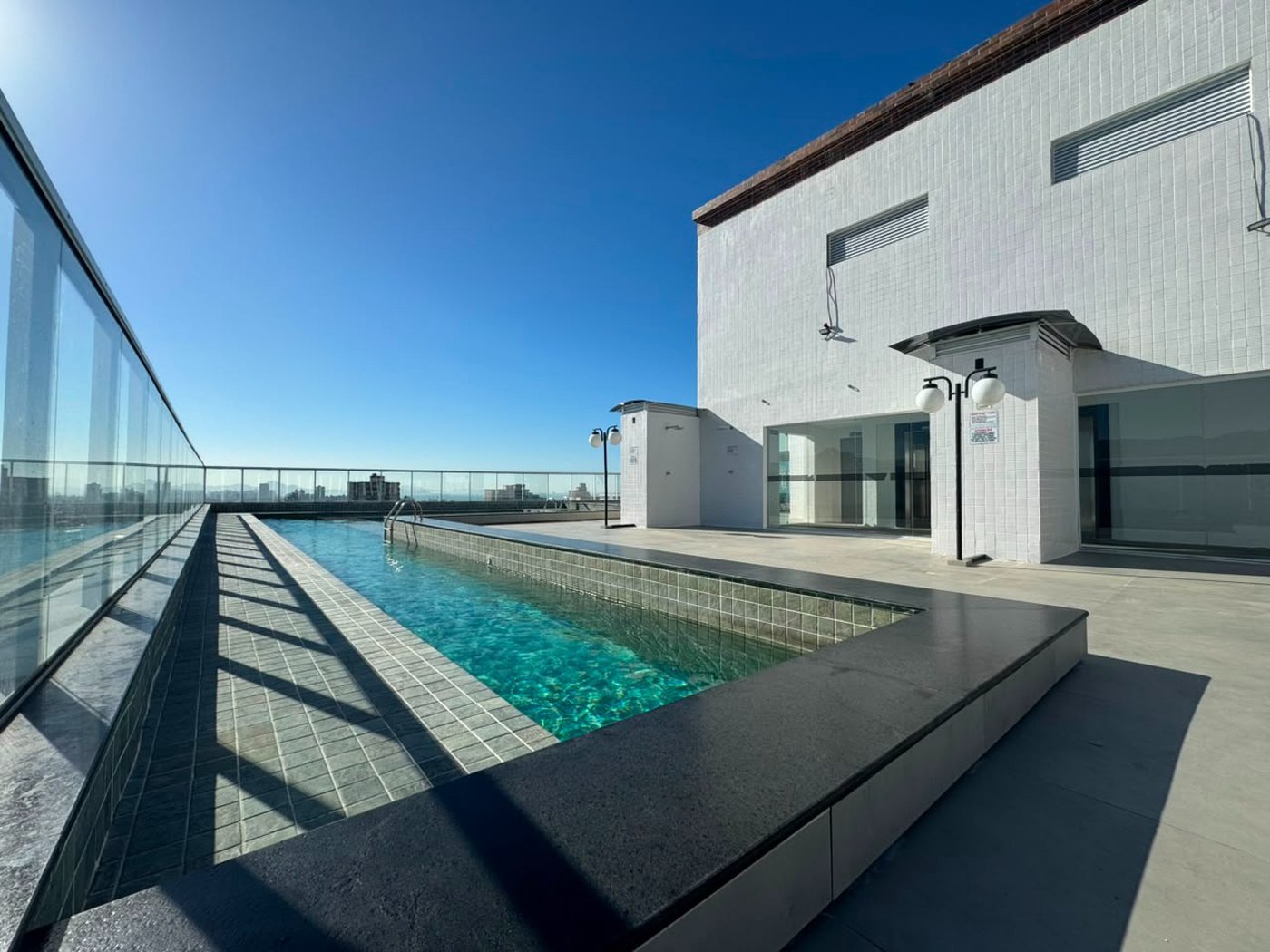 Apartamento à venda com 1 suíte em Caiçara, Praia Grande, SP