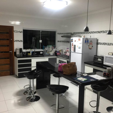 Sobrado à venda com 3 quartos, sendo 1 suíte,  em Alto da Boa Vista, Mogi das Cruzes, SP