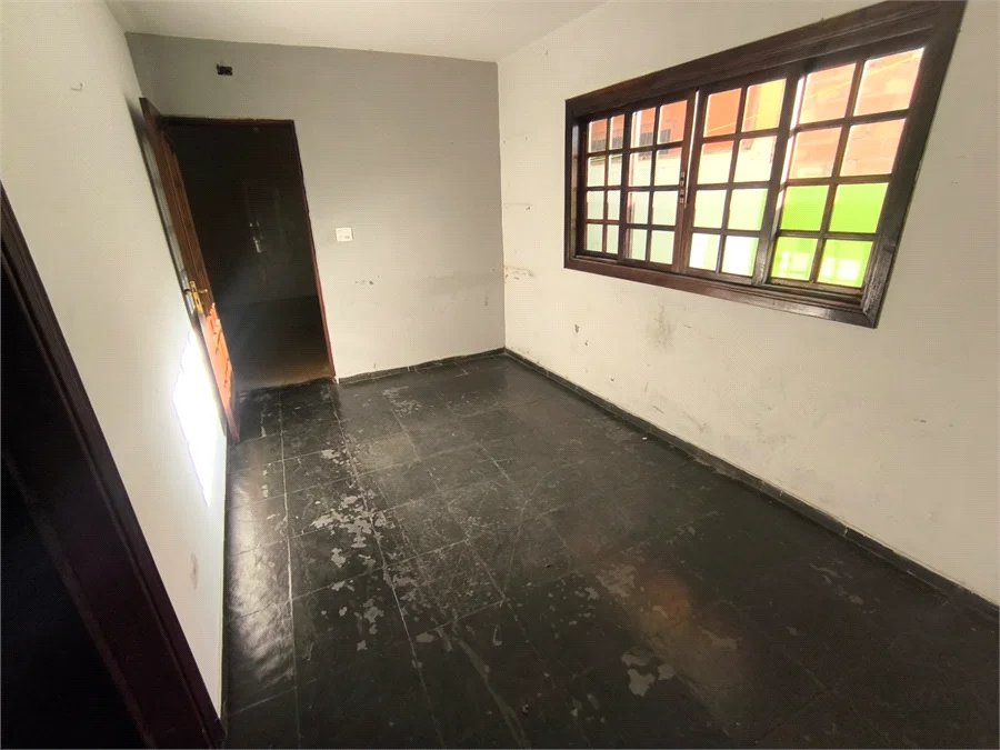 Casa à venda com 3 quartos em Jardim das Esmeraldas, São Paulo, SP