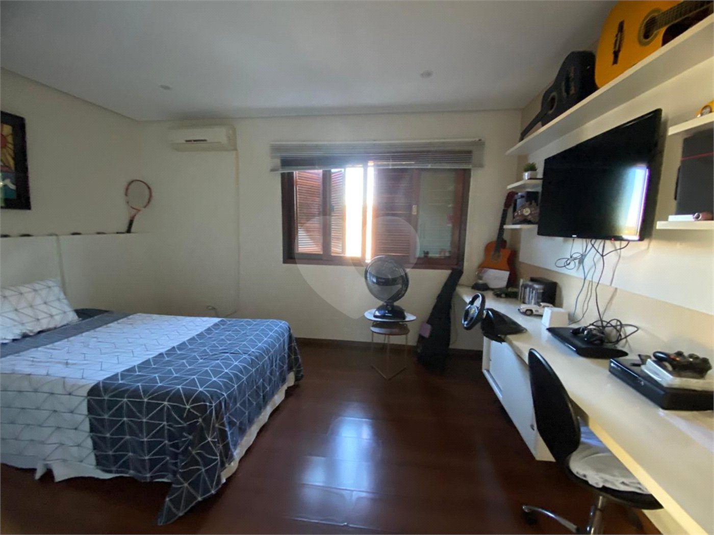 Sobrado à venda com 5 quartos, sendo 3 suítes, em Tremembé, São Paulo, SP