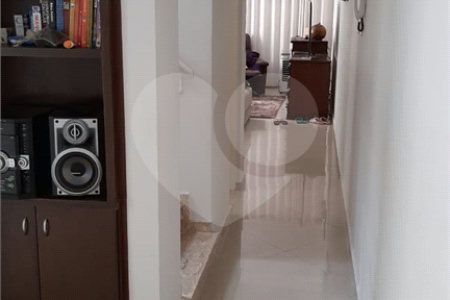Sobrado à venda com 3 quartos, sendo 1 suíte,  em Vila Suissa, Mogi das Cruzes, SP
