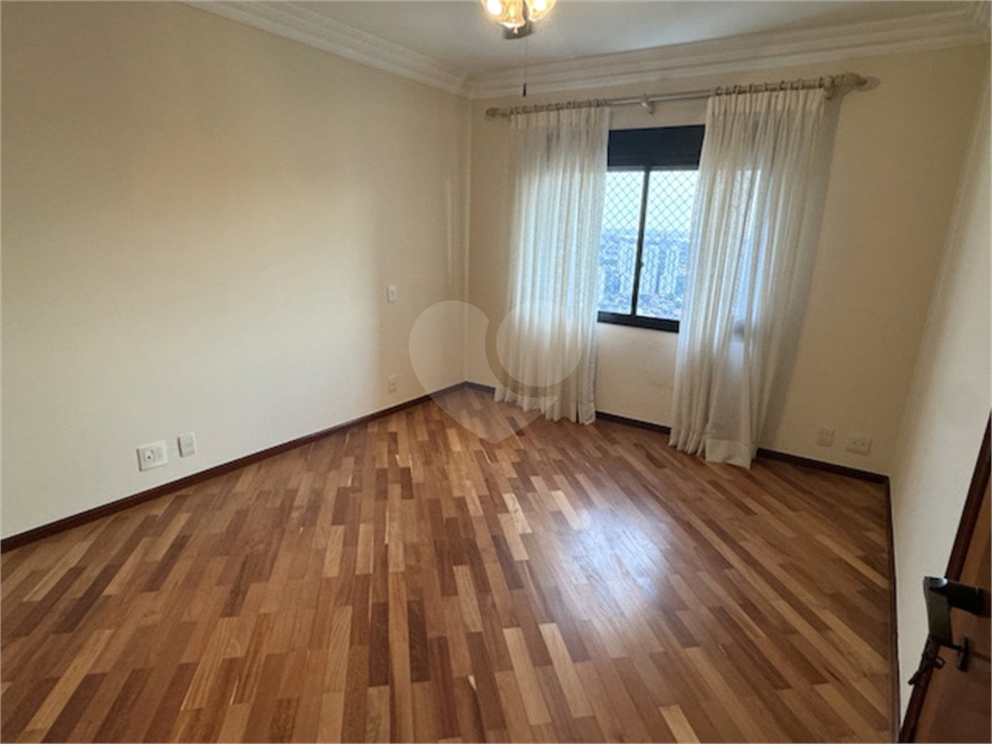 Cobertura à venda ou para alugar com 5 quartos, sendo 4 suítes, em Santo Amaro, São Paulo, SP