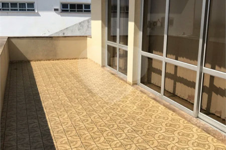 Sobrado à venda com 5 quartos, sendo 1 suíte, em Jardim São Bento, São Paulo, SP