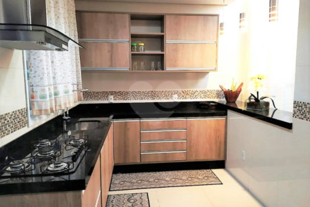Casa à venda com 3 quartos, sendo 1 suíte,  no condomínio Golden Park Residence II, Sorocaba - SP