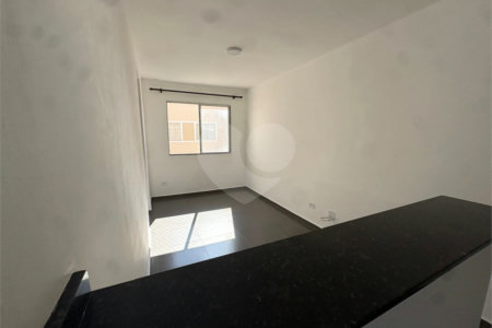 Apartamento à venda com 2 quartos em Vossoroca, Votorantim, SP