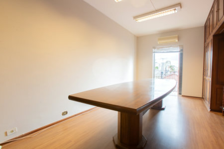 Casa à venda ou para alugar com 3 quartos, sendo 1 suíte,  em Mirandópolis, São Paulo, SP