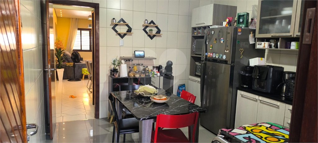 Sobrado à venda com 3 quartos, sendo 1 suíte, em Jardim Taboão, São Paulo, SP