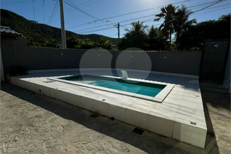 Casa à venda com 4 quartos, sendo 3 suítes,  em Tucuns, Armação dos Búzios, RJ
